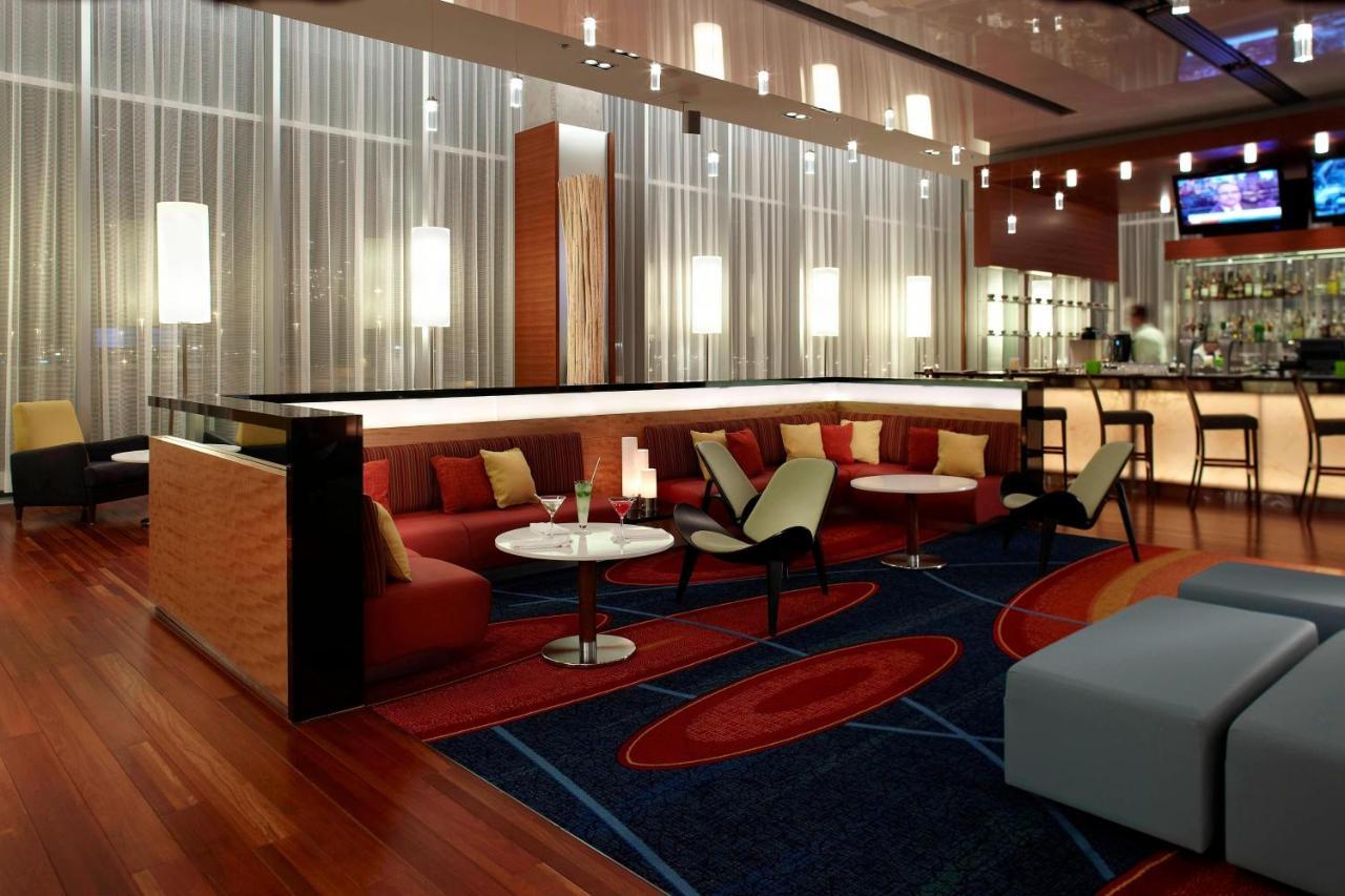 Marriott Montreal Airport In-Terminal Hotel Dorval Bagian luar foto