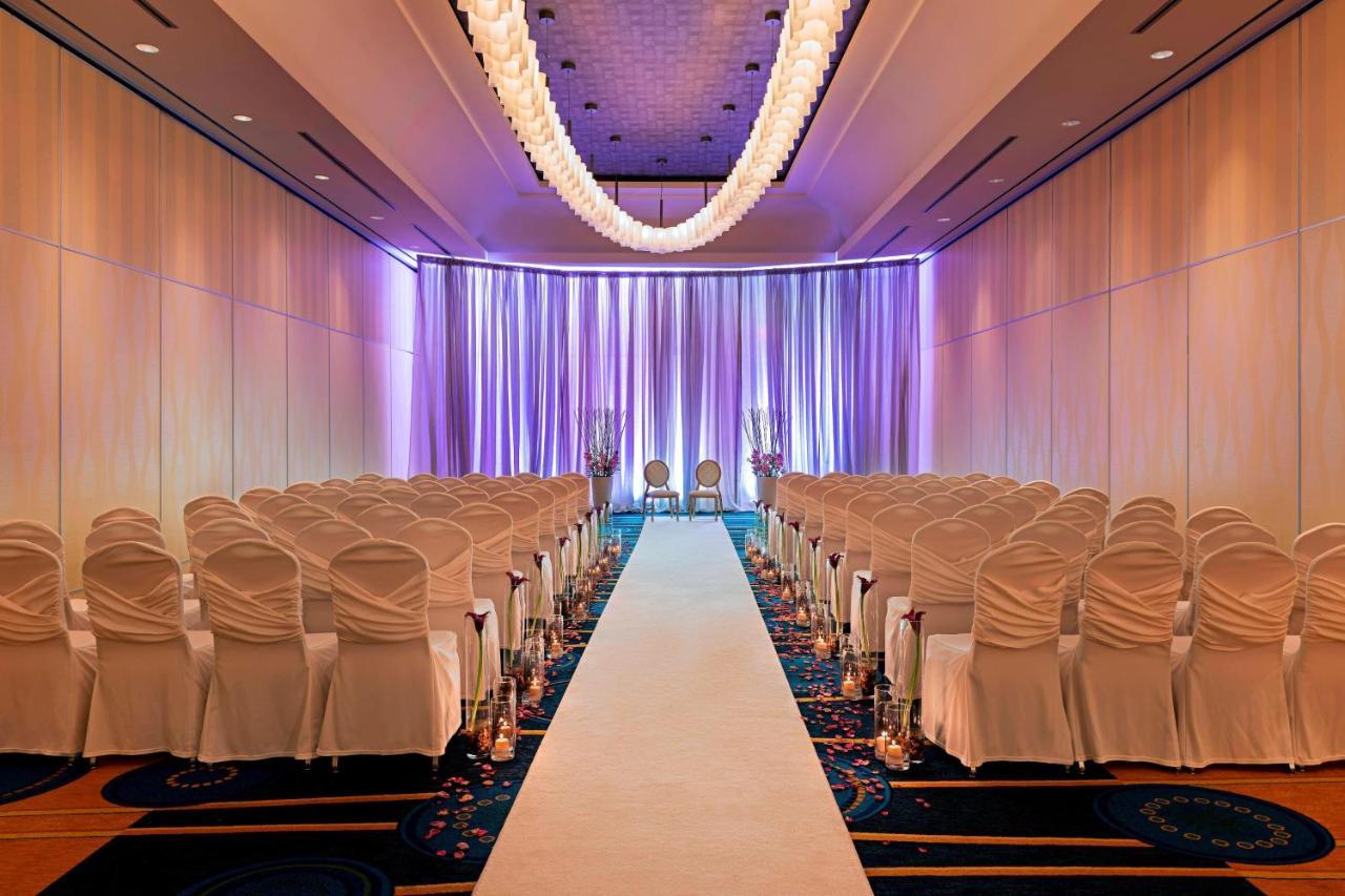 Marriott Montreal Airport In-Terminal Hotel Dorval Bagian luar foto