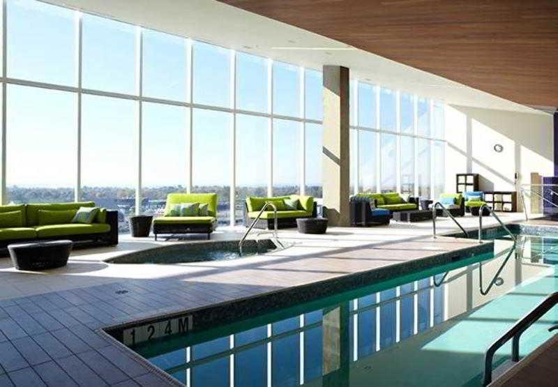 Marriott Montreal Airport In-Terminal Hotel Dorval Bagian luar foto