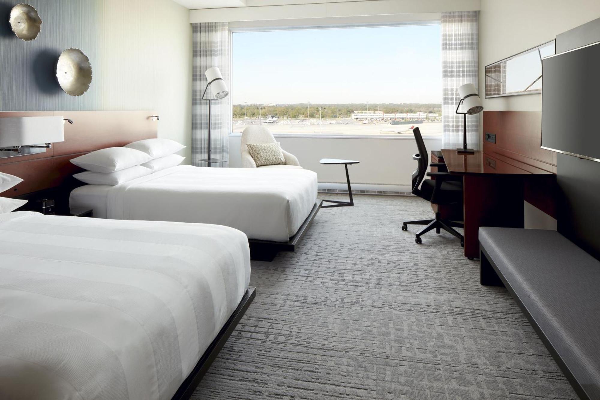 Marriott Montreal Airport In-Terminal Hotel Dorval Bagian luar foto