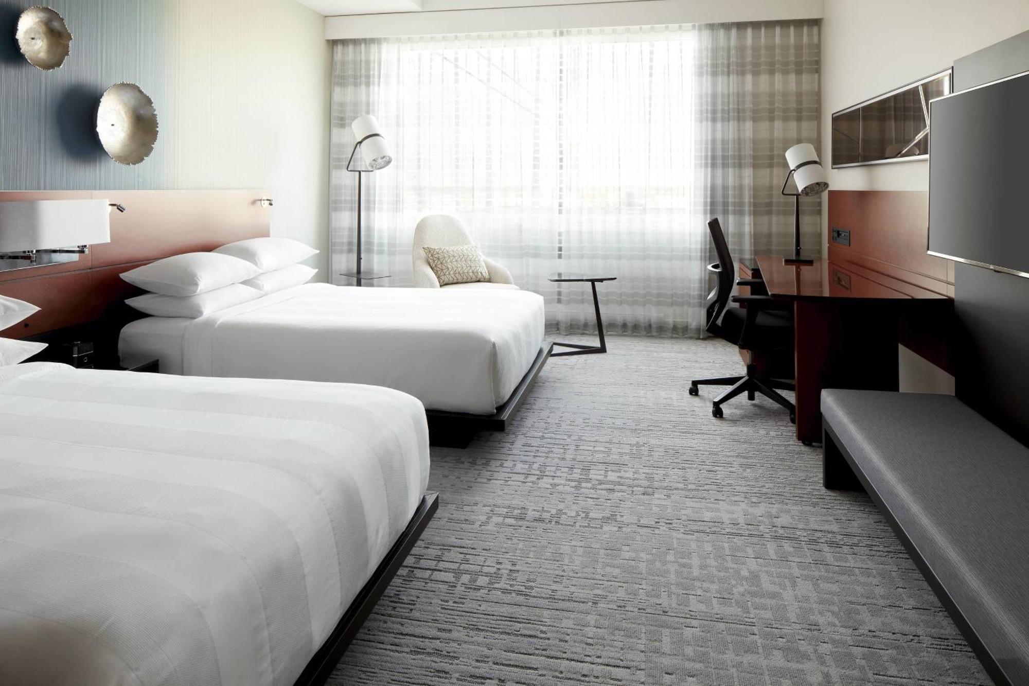 Marriott Montreal Airport In-Terminal Hotel Dorval Bagian luar foto