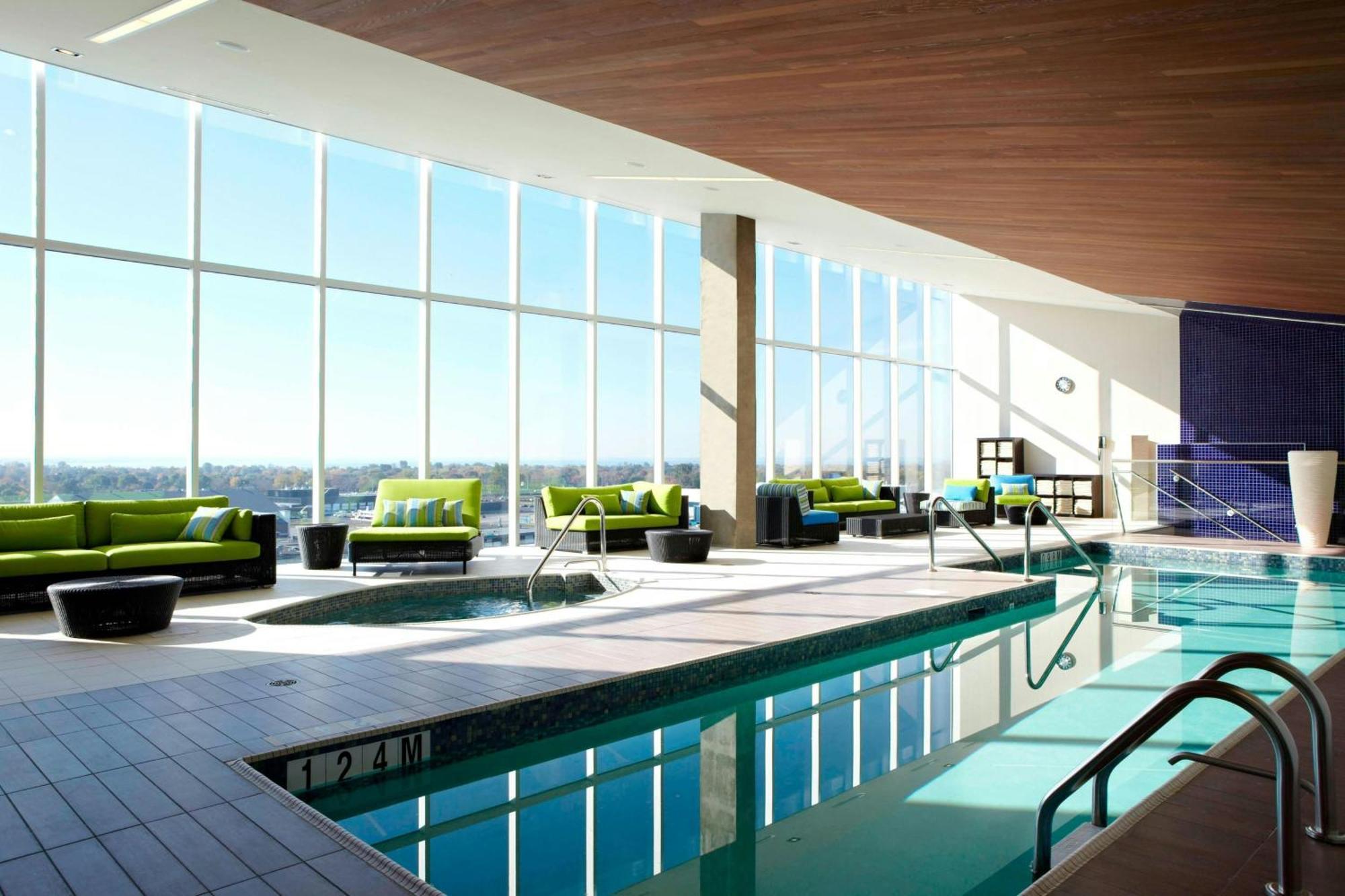 Marriott Montreal Airport In-Terminal Hotel Dorval Bagian luar foto