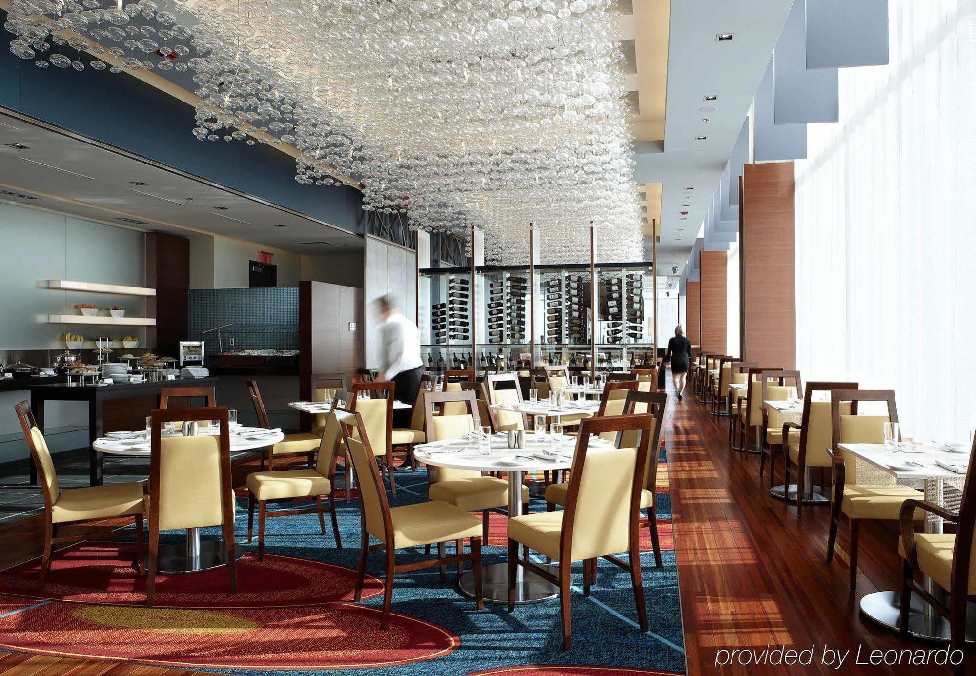 Marriott Montreal Airport In-Terminal Hotel Dorval Bagian luar foto