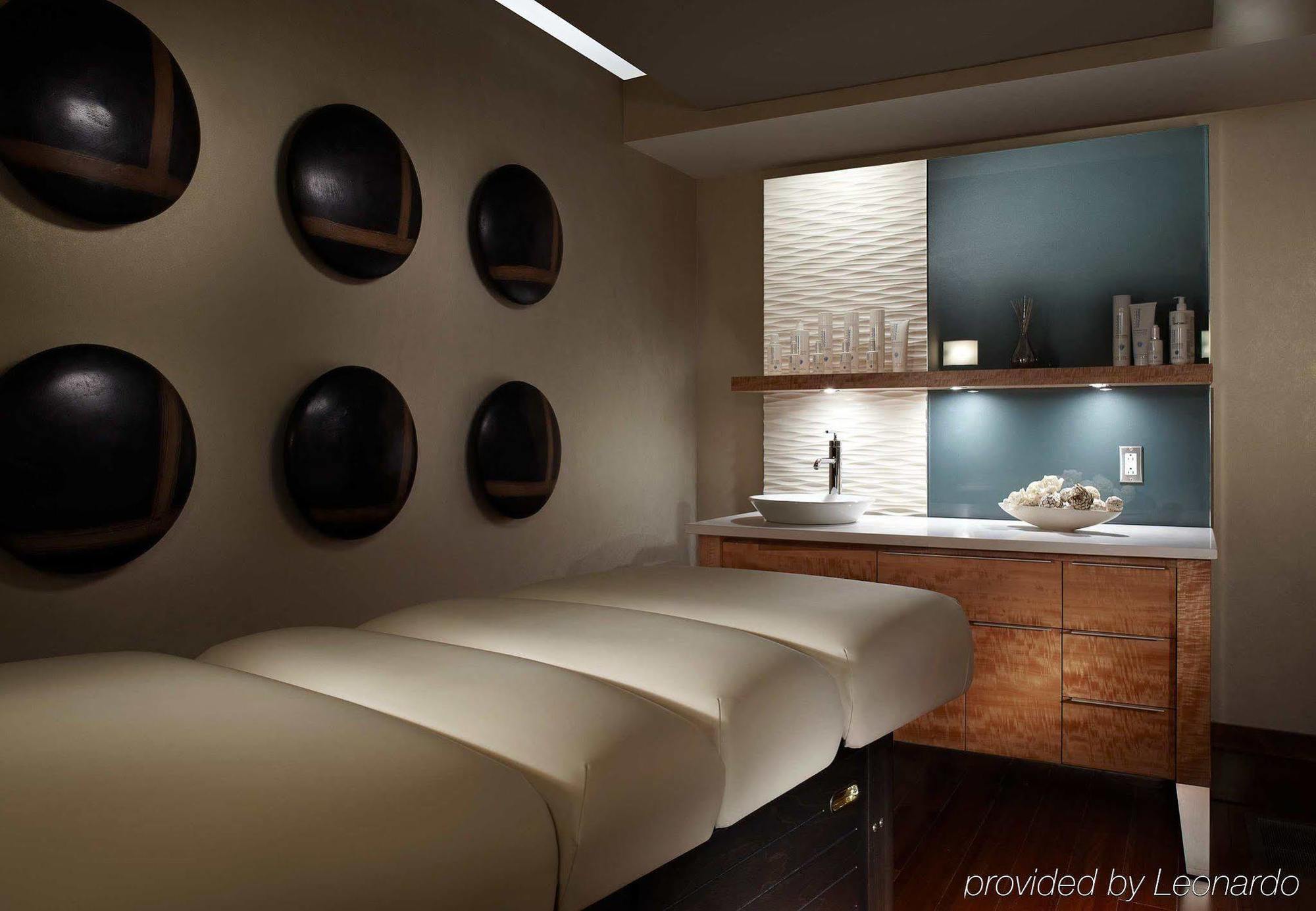 Marriott Montreal Airport In-Terminal Hotel Dorval Bagian luar foto